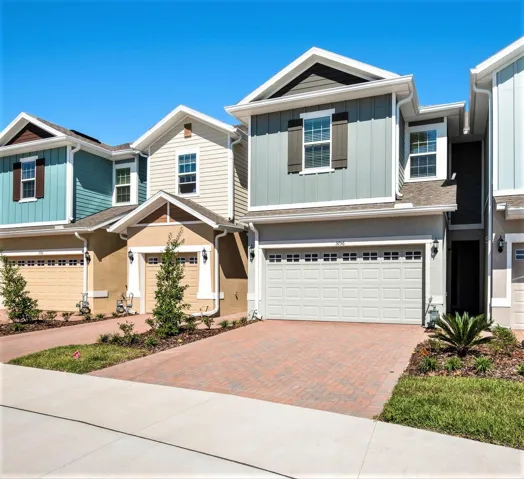 3BEDS/2.5 BATHS/2 CAR GARAGE