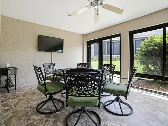 Split heated and air conditioned lanai!