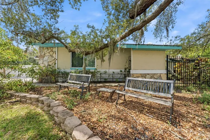 So many outdoor spaces