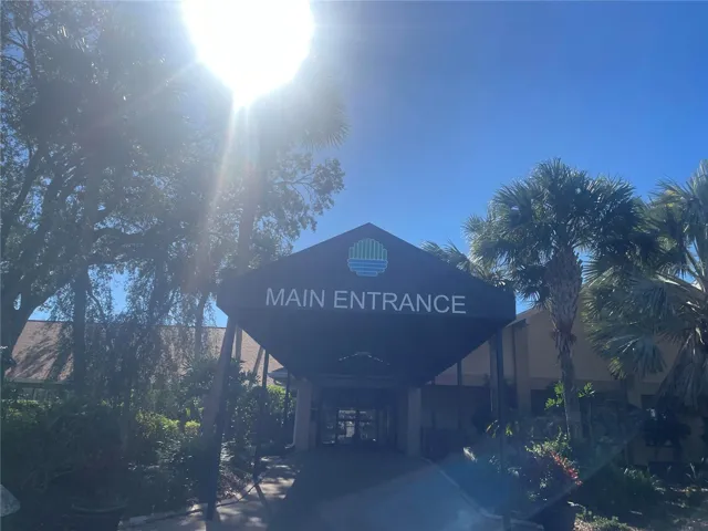 HL CLUBHOUSE