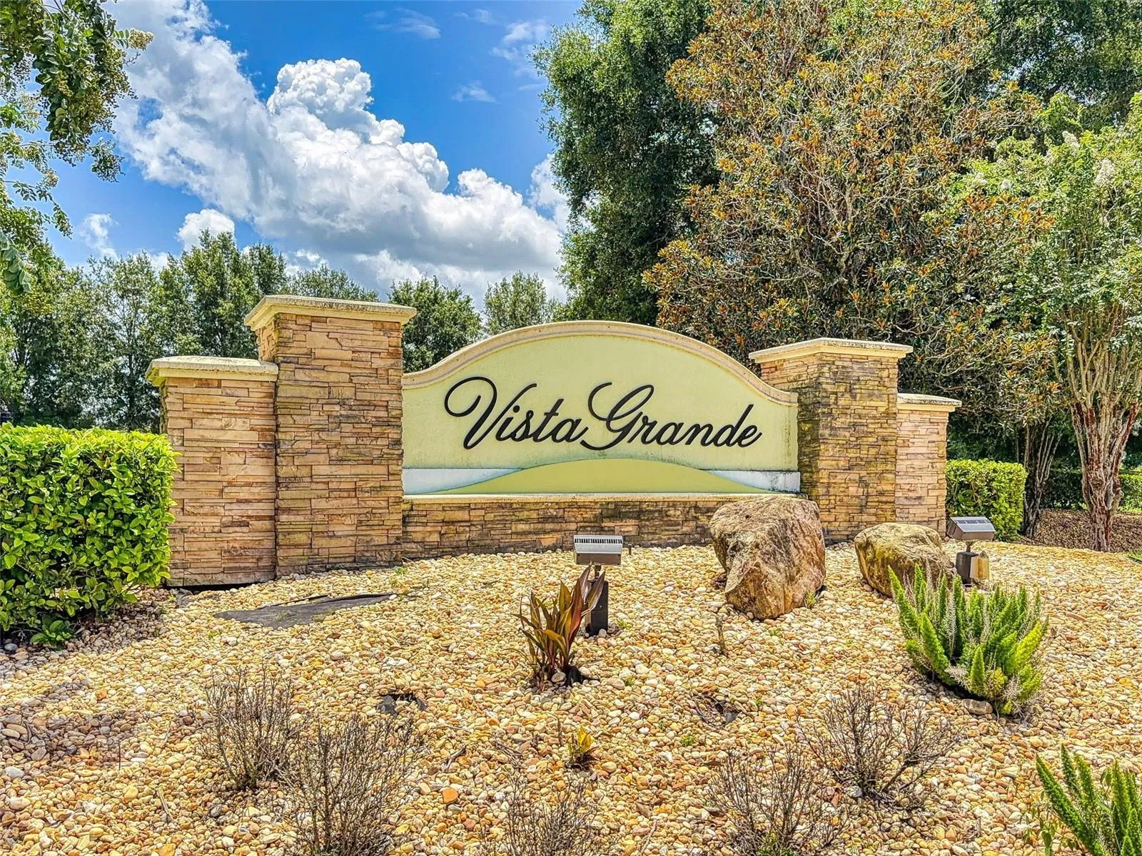 Vista Grande Community ~ Low HOA / No CDD!