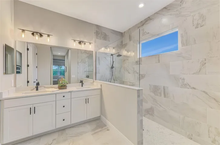Master Bathroom en-suite