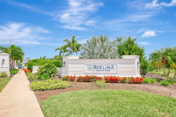 Avelina Entrance