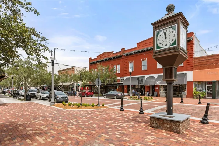 Just outside the gates, enjoy the scenic Sanford RiverWalk, waterfront marina, charming shops, local restaurants, breweries, and all the character of Historic Downtown Sanford—everything you need for the perfect Florida lifestyle!