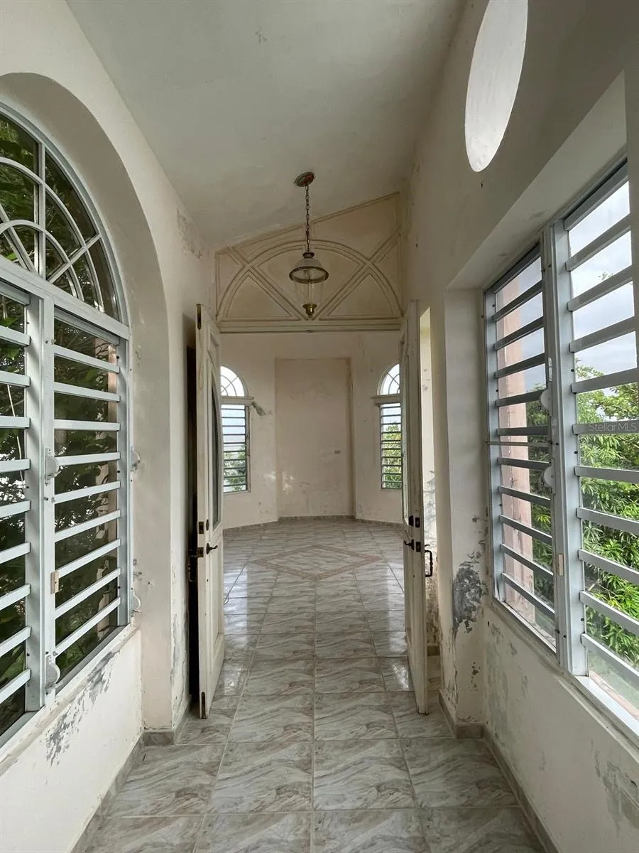 Corridor/Pasillo
