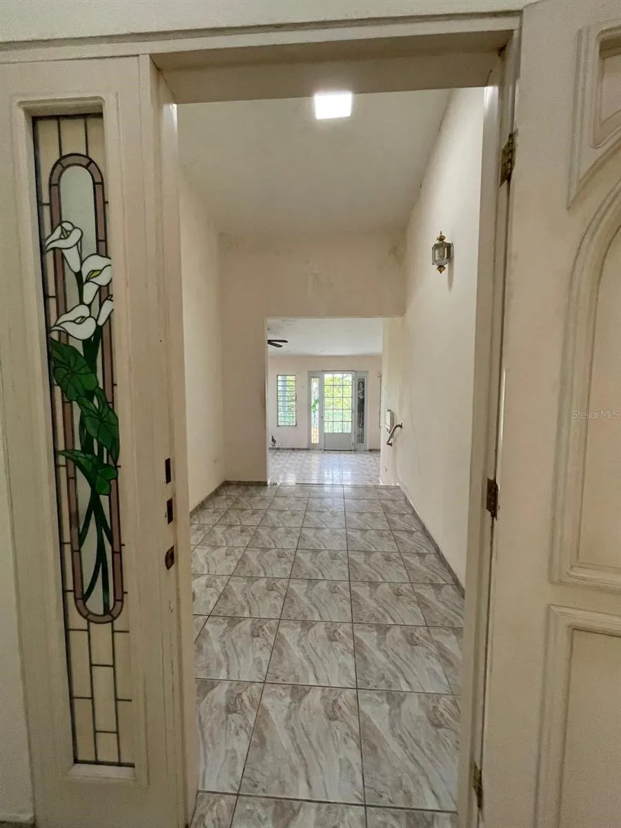 Master bedroom entrance/Entrada habitación principal