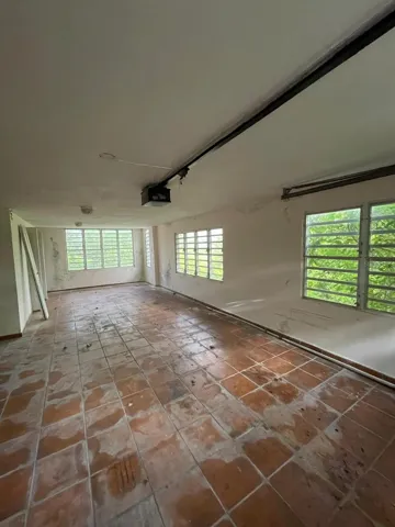 Double garage/Garaje doble
