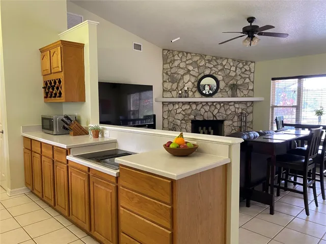 Kitchen/Family room
