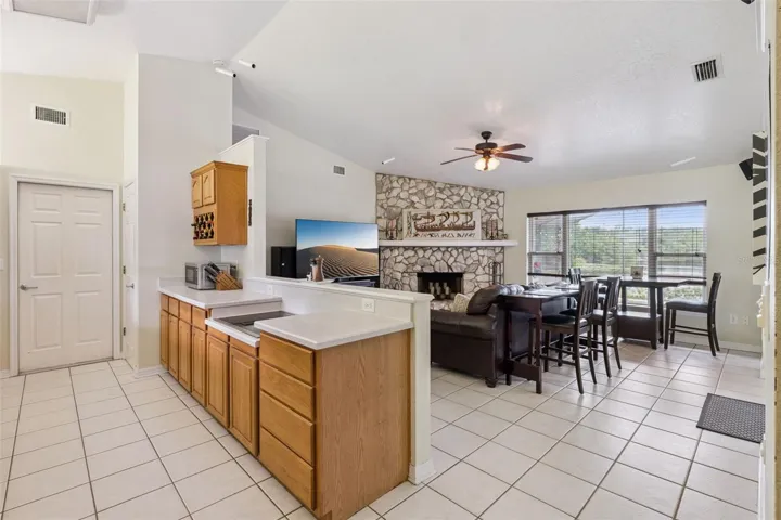 Kitchen/Family room