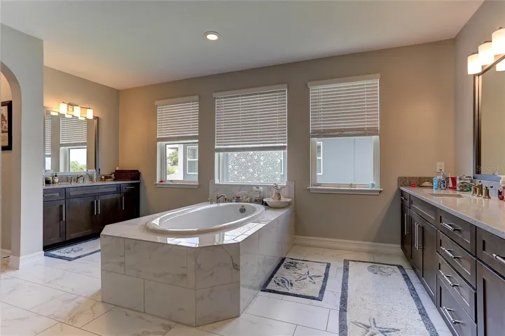 Owners bath