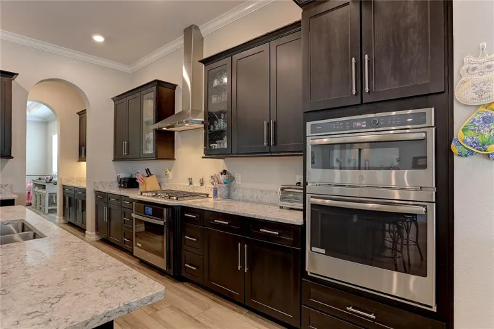 Kitchen, butler pantry