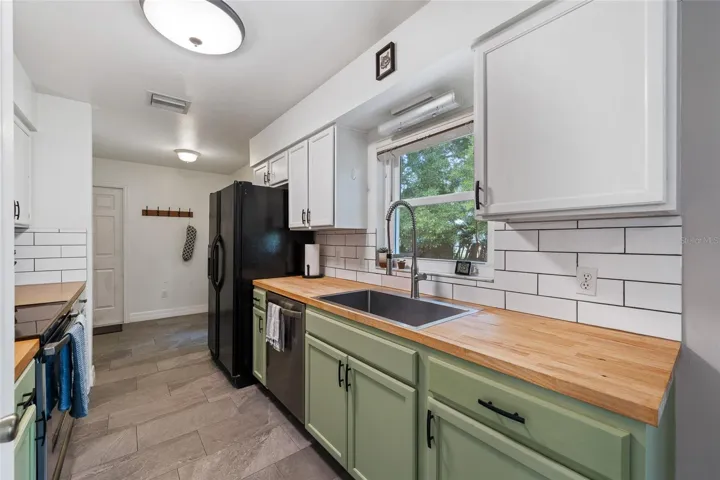 New tile backsplash