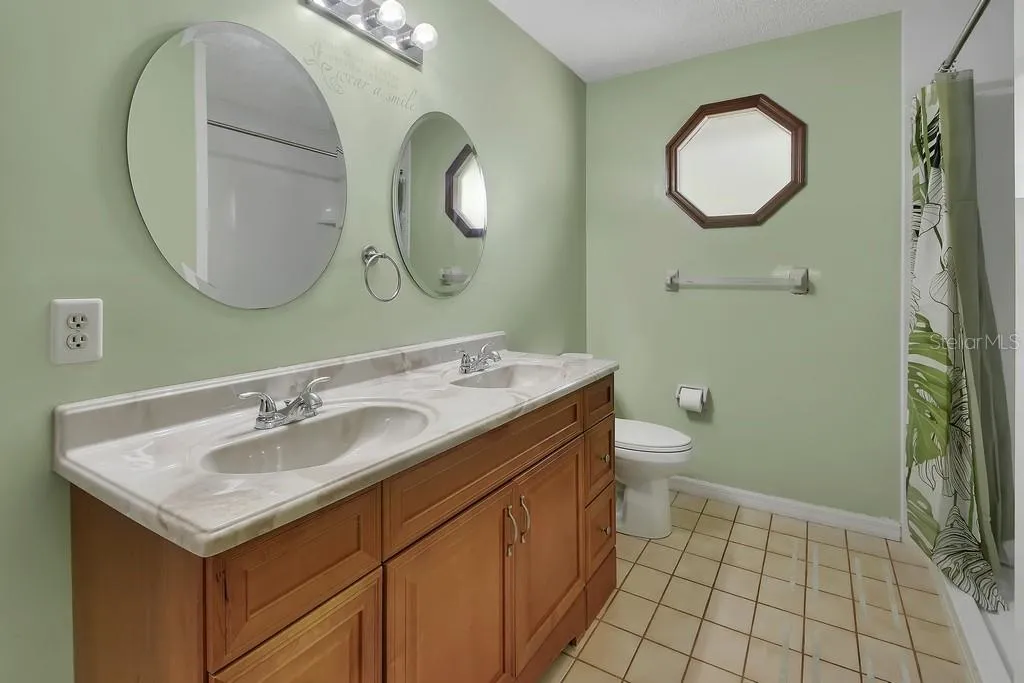 2nd Bathroom