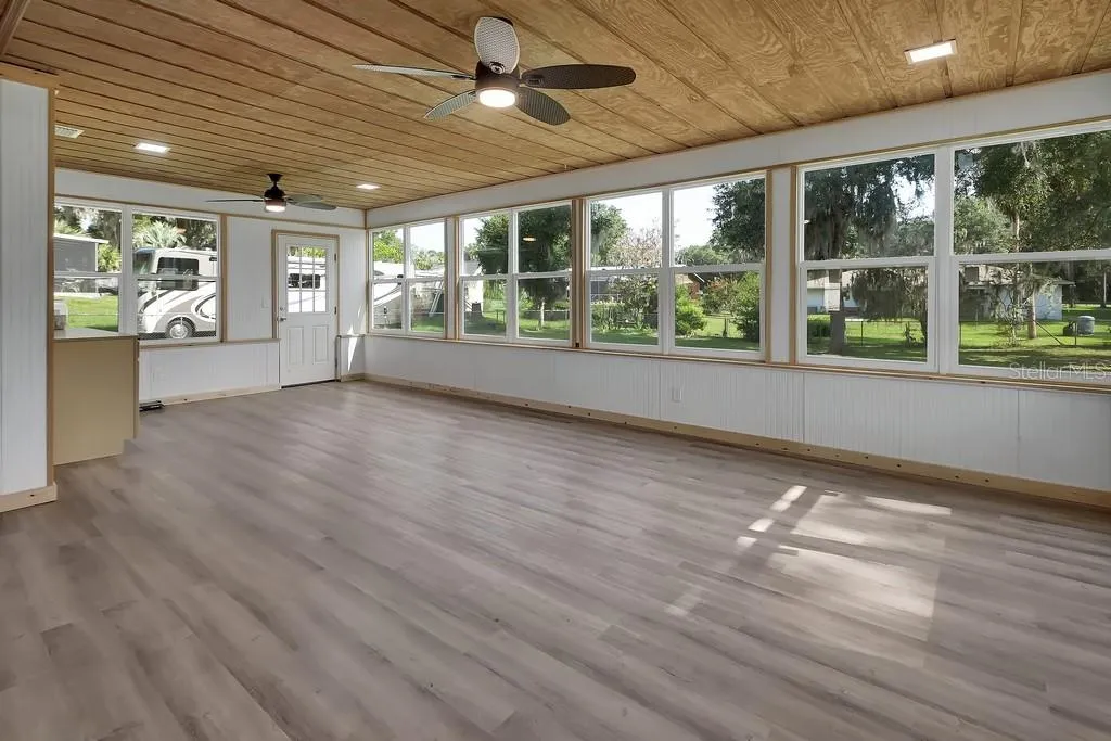 Huge Florida Room