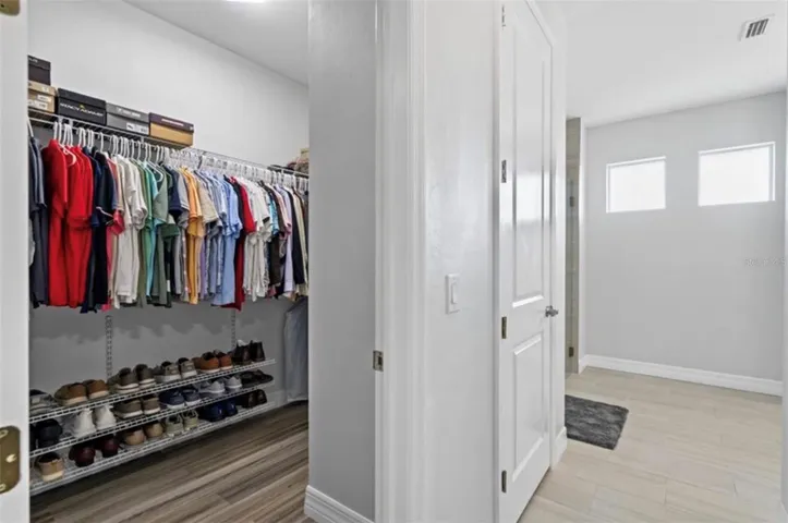 walking closet