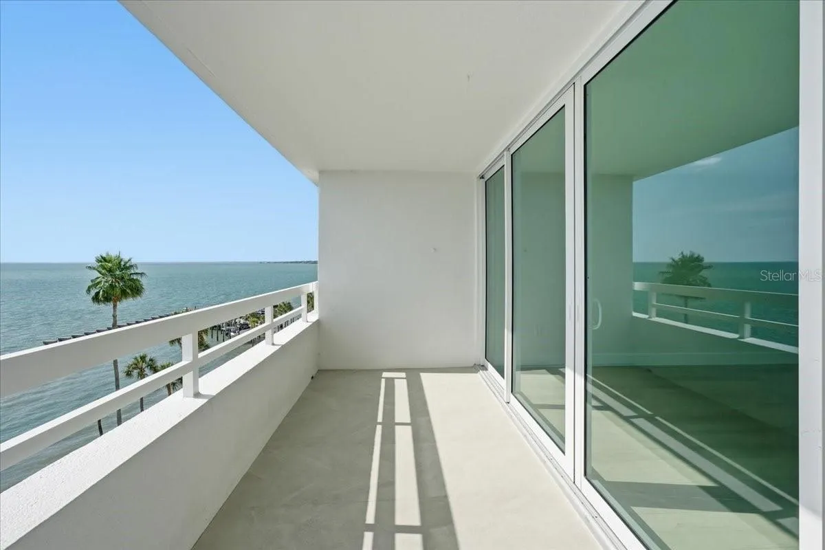 Long Balcony
