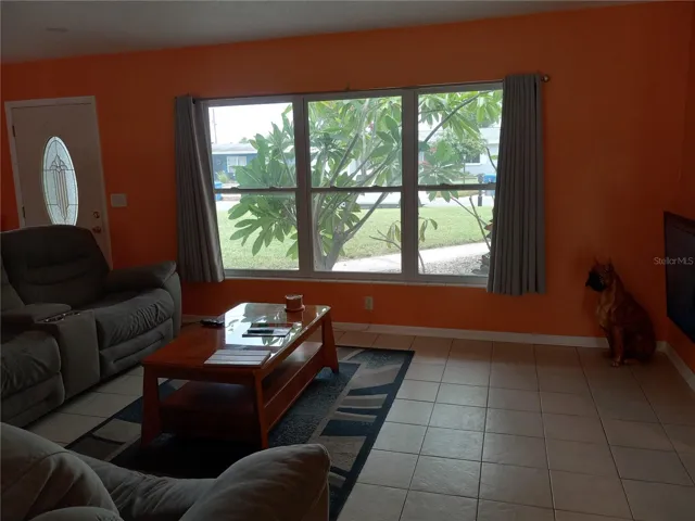 15 x 20 Bright and opens to family room