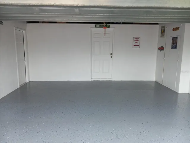 Spotless clean 2 car garage, all freshly painted, storage closets, newer garage door with entry keypad