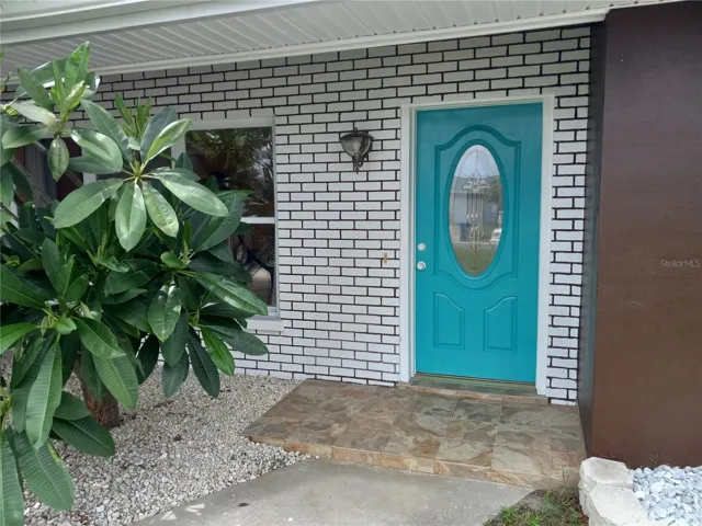 Charming front porch and leaded glass door