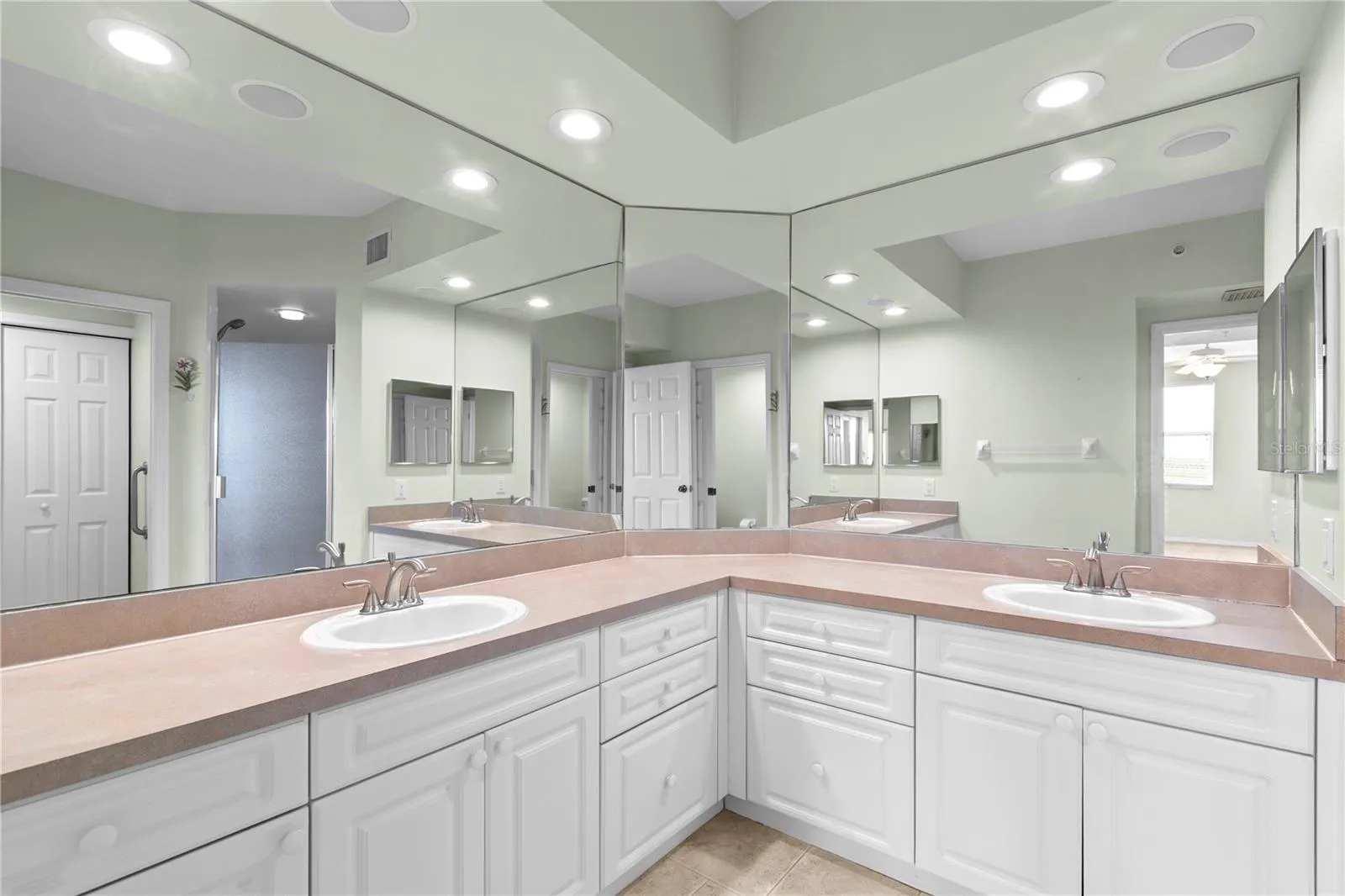 2 Sinks and So much Counter Space