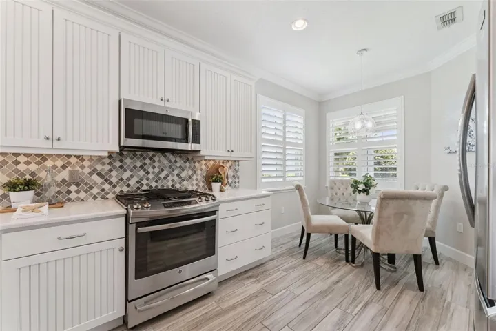 5-burner convection natural gas range, under cabinet lighting & stainless steel appliances