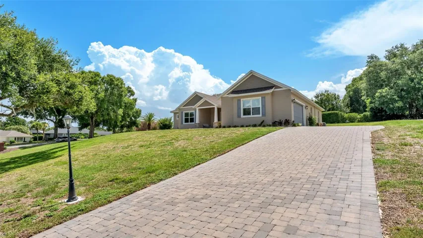 Extra Long Drive way with room to park 8 Cars