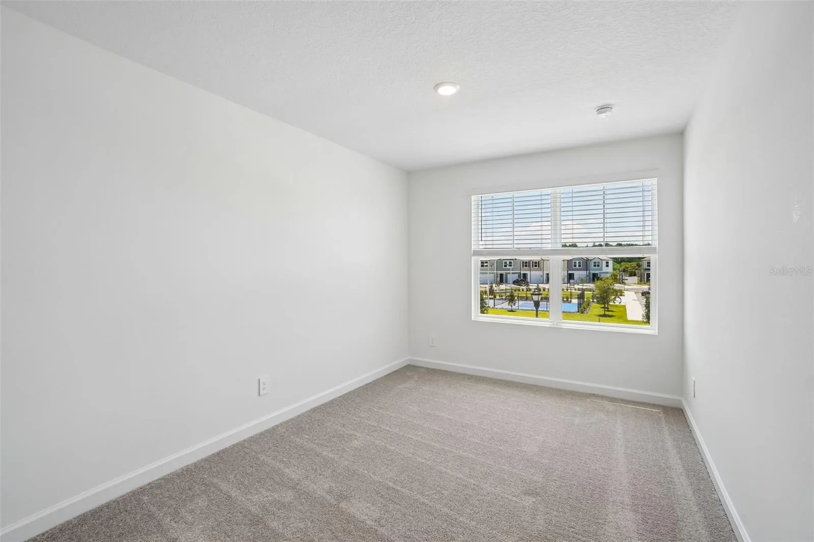Representative images and renderings are for illustrative purposes. Actual structural options and design finishes of home may vary.