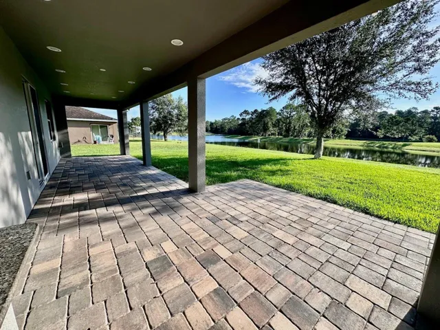 LANAI/REAR PORCH