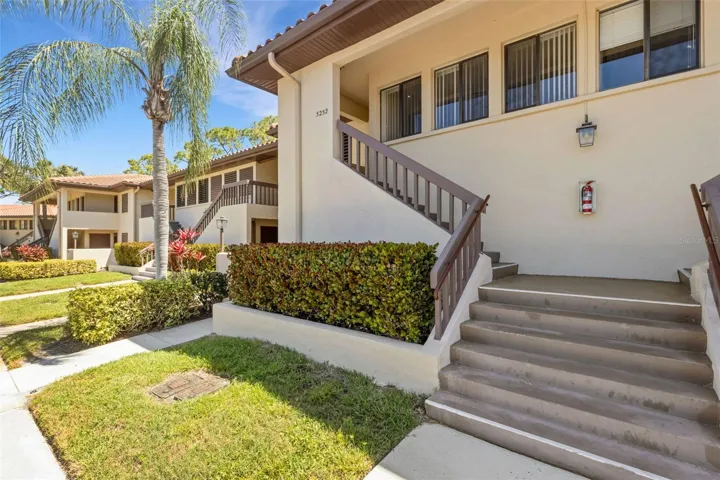 Beautifully maintained community.