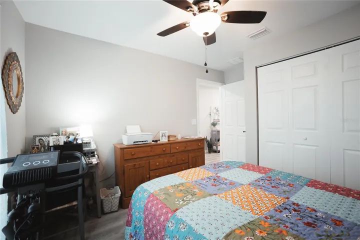 2nd bedroom