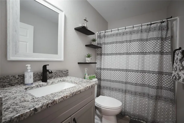 2nd bathroom
