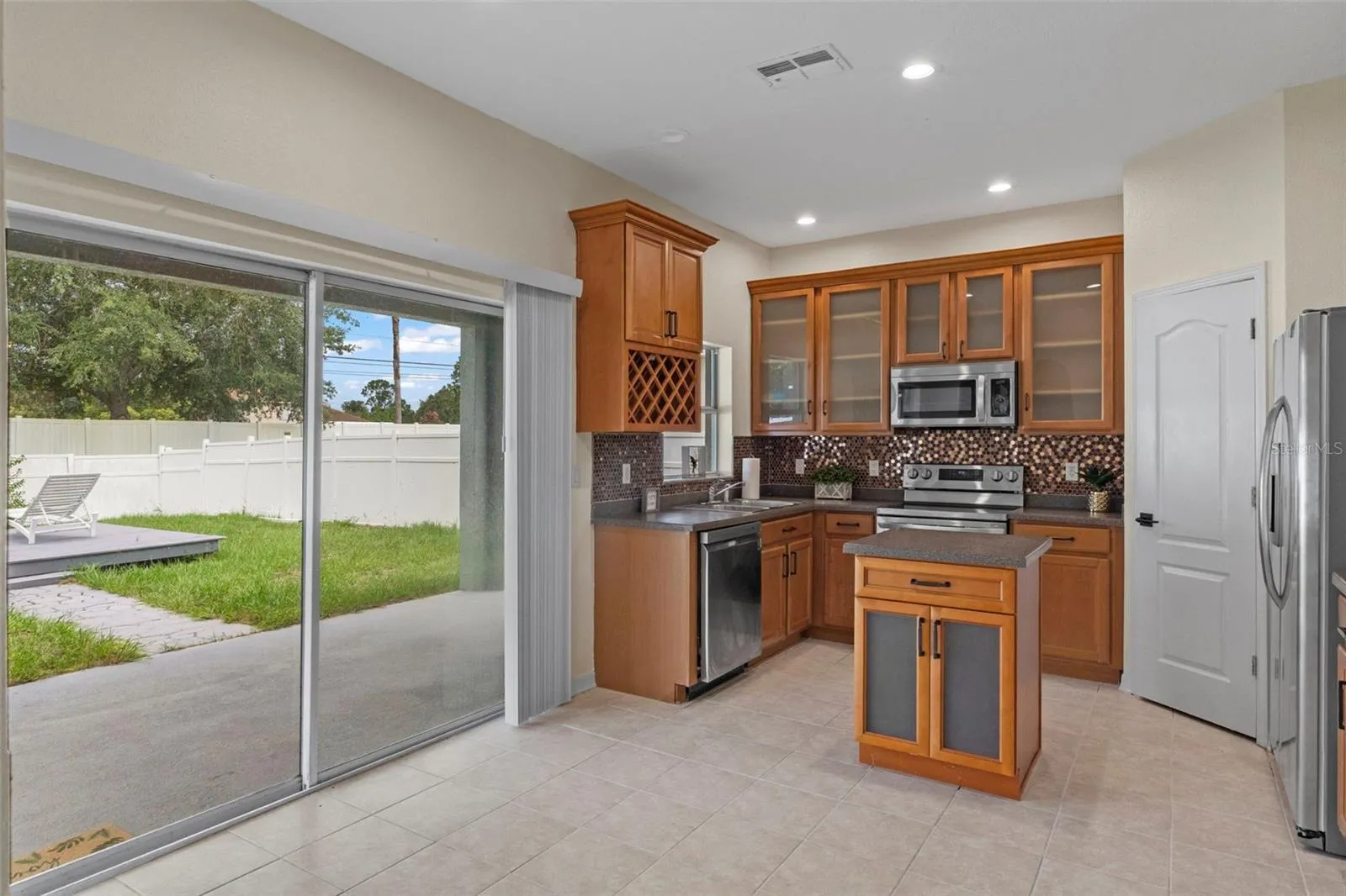 Kitchen & Dining Area