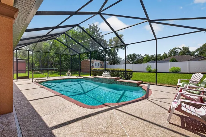 Screened in Pool Enclosure