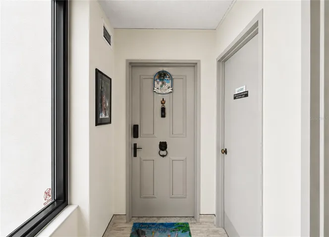 Entry way - notice the laundry room right next door.