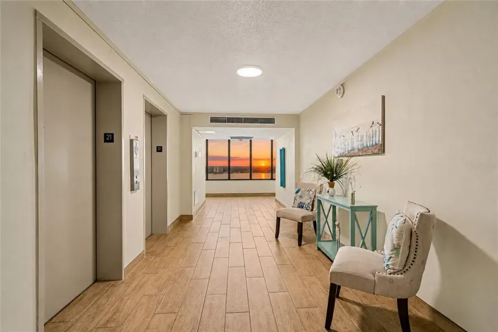 21st Floor Elevator/Floor