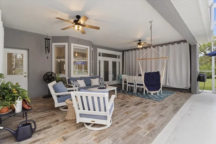 Pool/Lanai