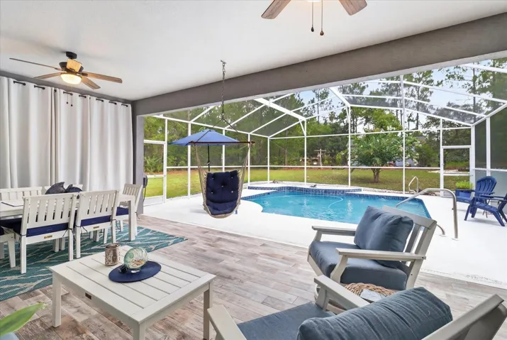 Pool/Lanai
