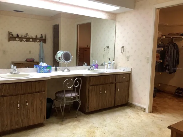 En suite Bath from Master