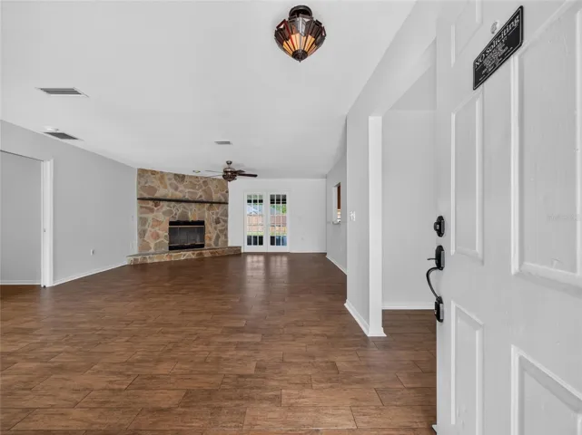 Welcome in to a Spacious Open Floor Plan