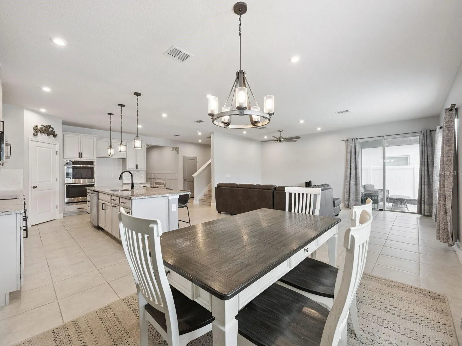 Dining Area (02)