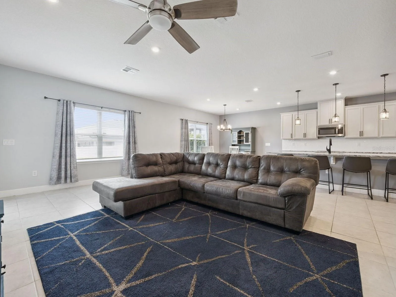 Great Room (03)