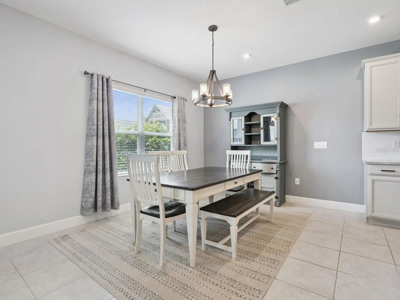 Dining Area (01)
