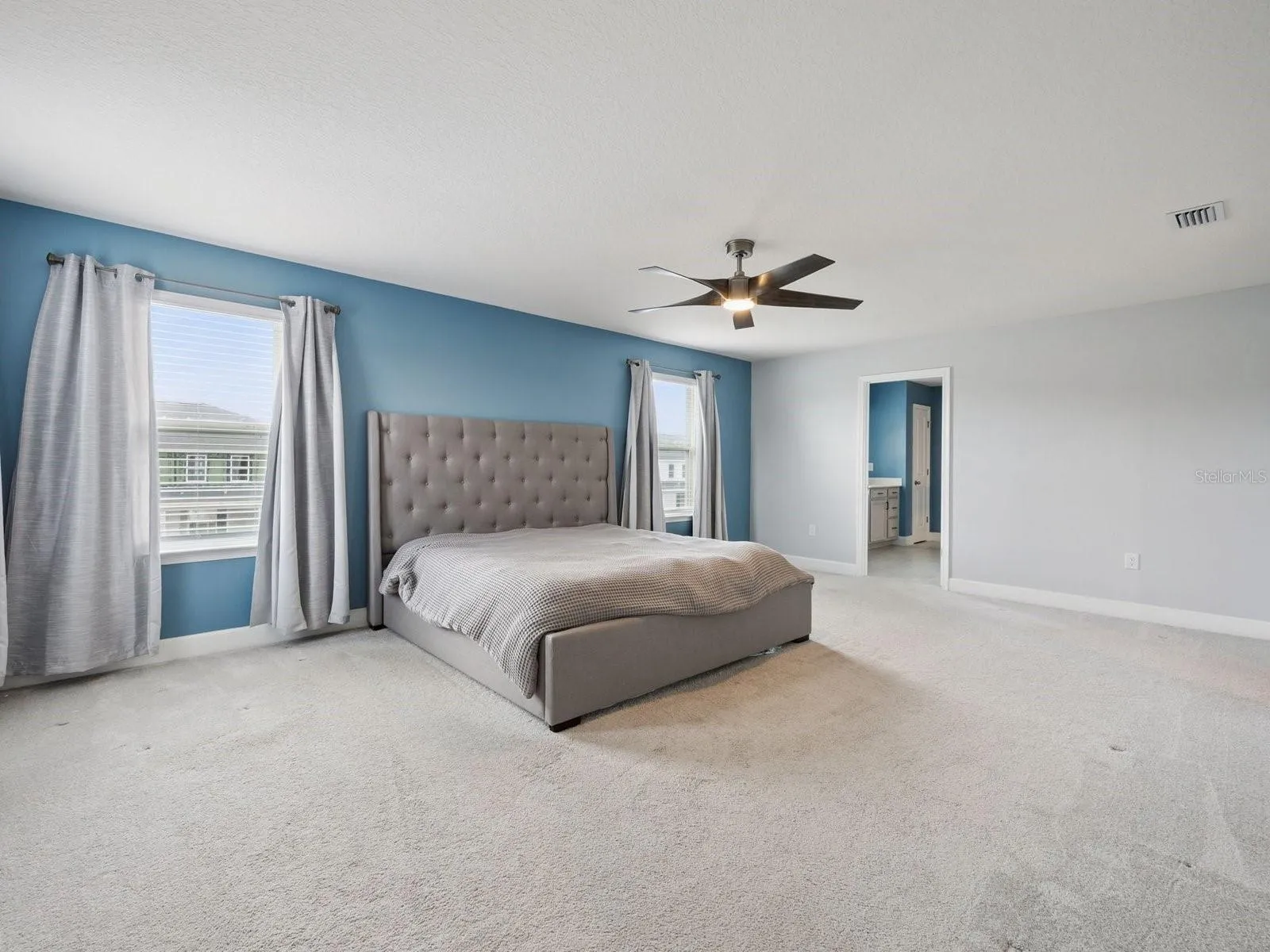 Primary Bedroom (01)