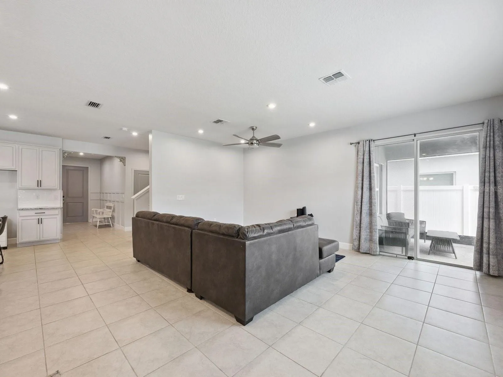 Great Room (01)