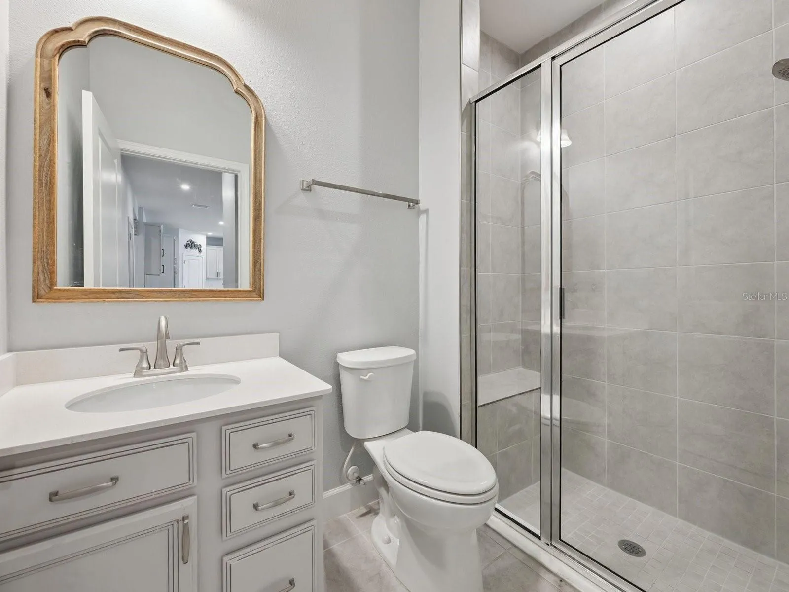 Bathroom 3 (01)