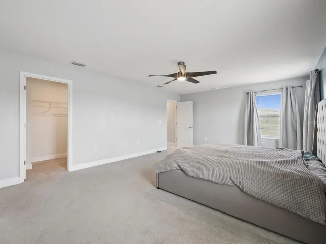 Primary Bedroom (02)