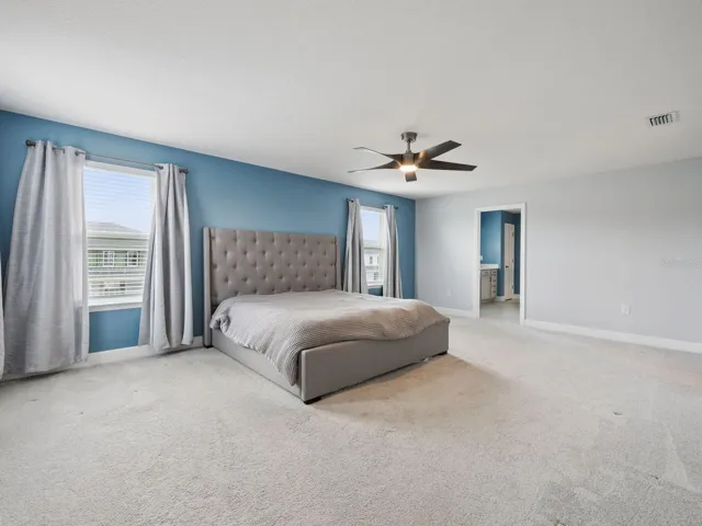 Primary Bedroom (01)