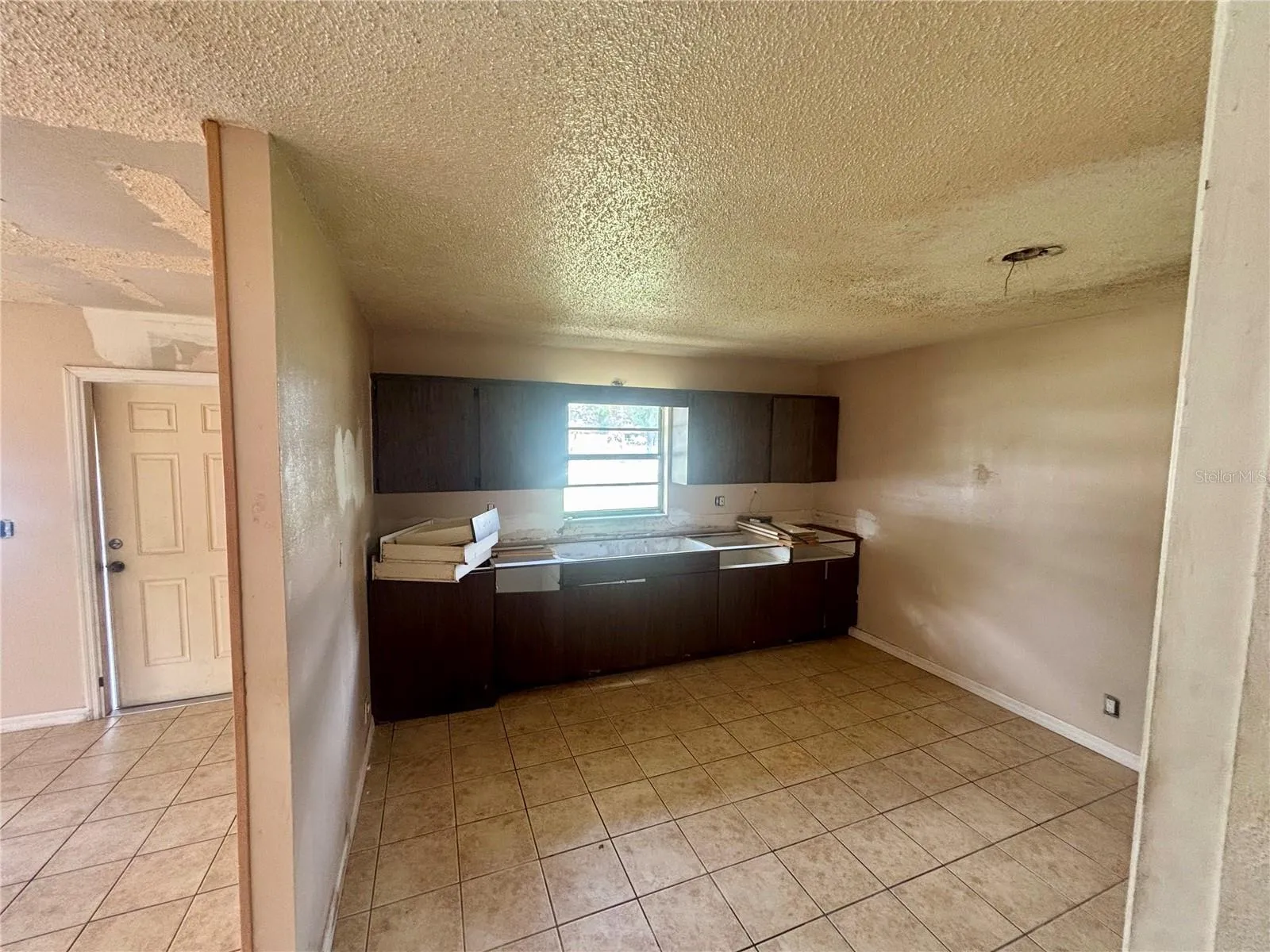 2242 Kitchen
