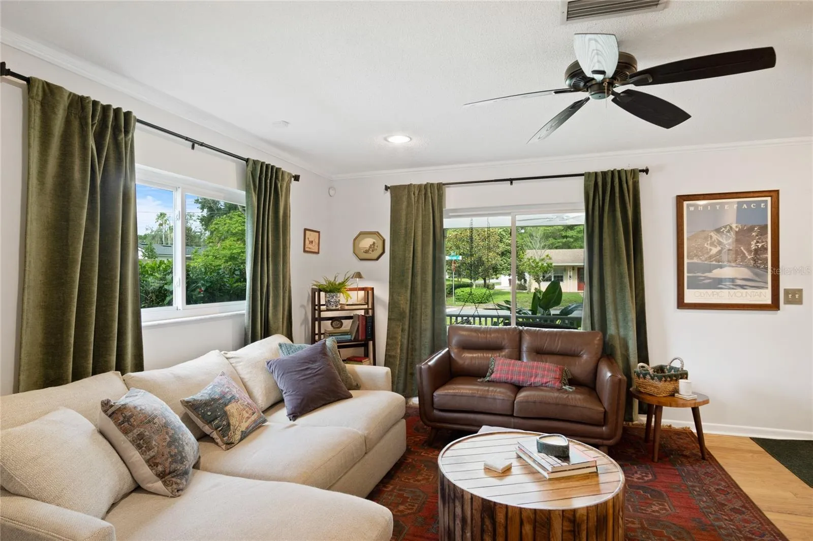 The new double paned windows make it great for blocking noise and keeping the energy bill low.