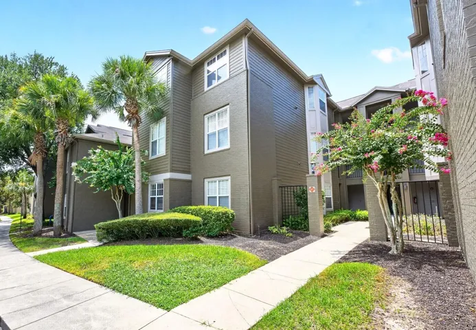 Welcome to this beautifully maintained 3-bedroom, 2-bath unit in the GATED Residences at Sabal Point, where LOW MAINTENANCE LIVING meets an unbeatable Longwood location!